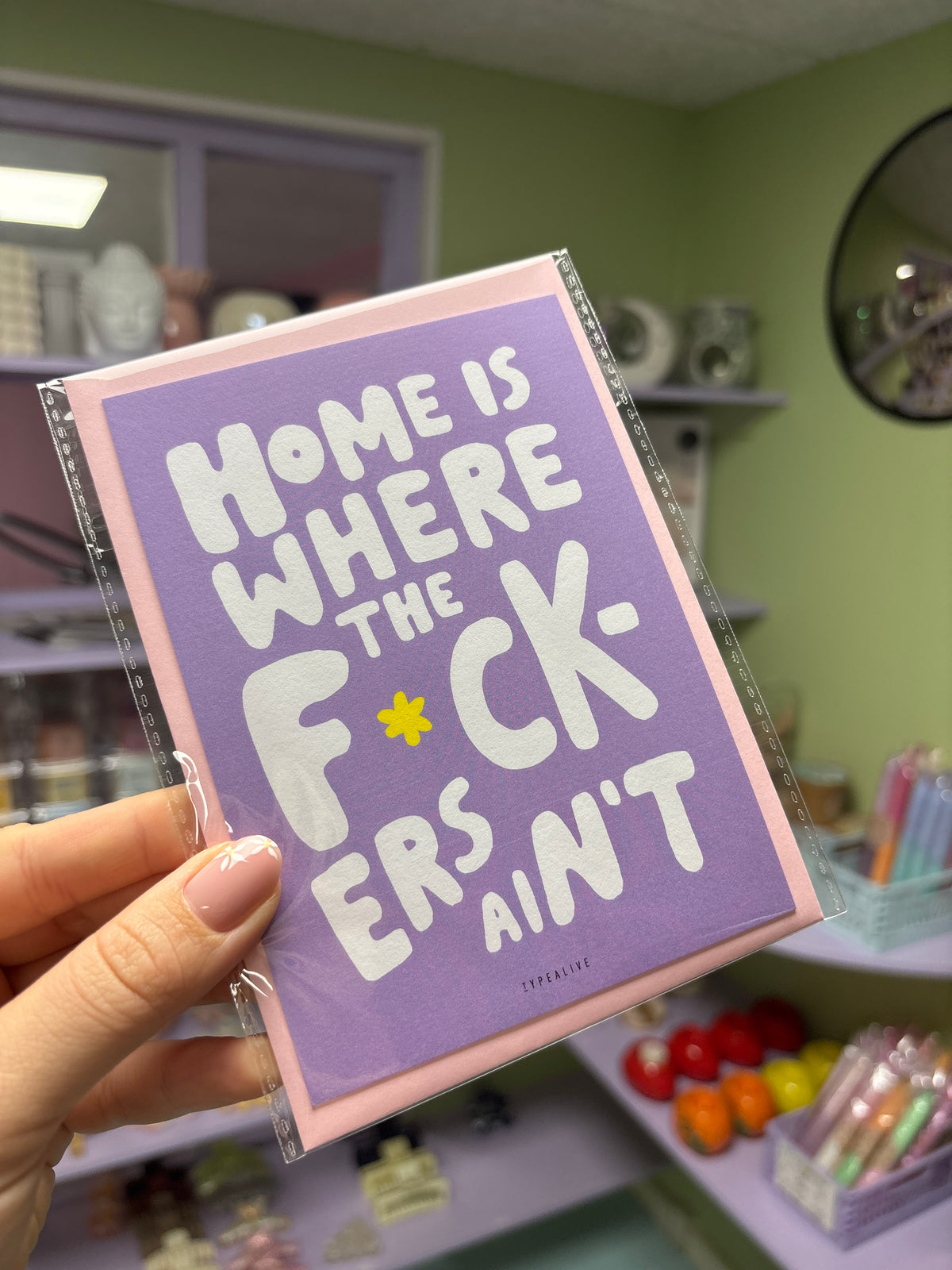 Home Is Where The F*ckers Aint Kort
